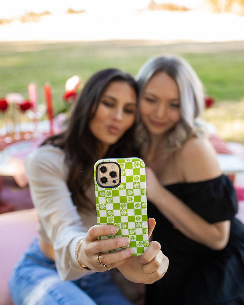 Check Mate | Daisy Checkerboard Floral Case