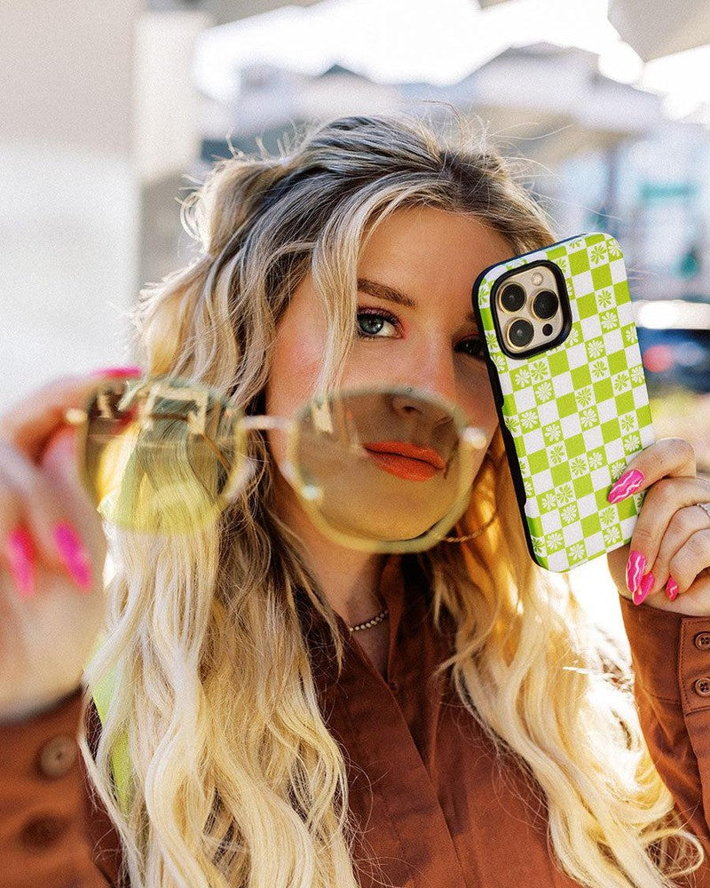 Check Mate | Daisy Checkerboard Floral Case